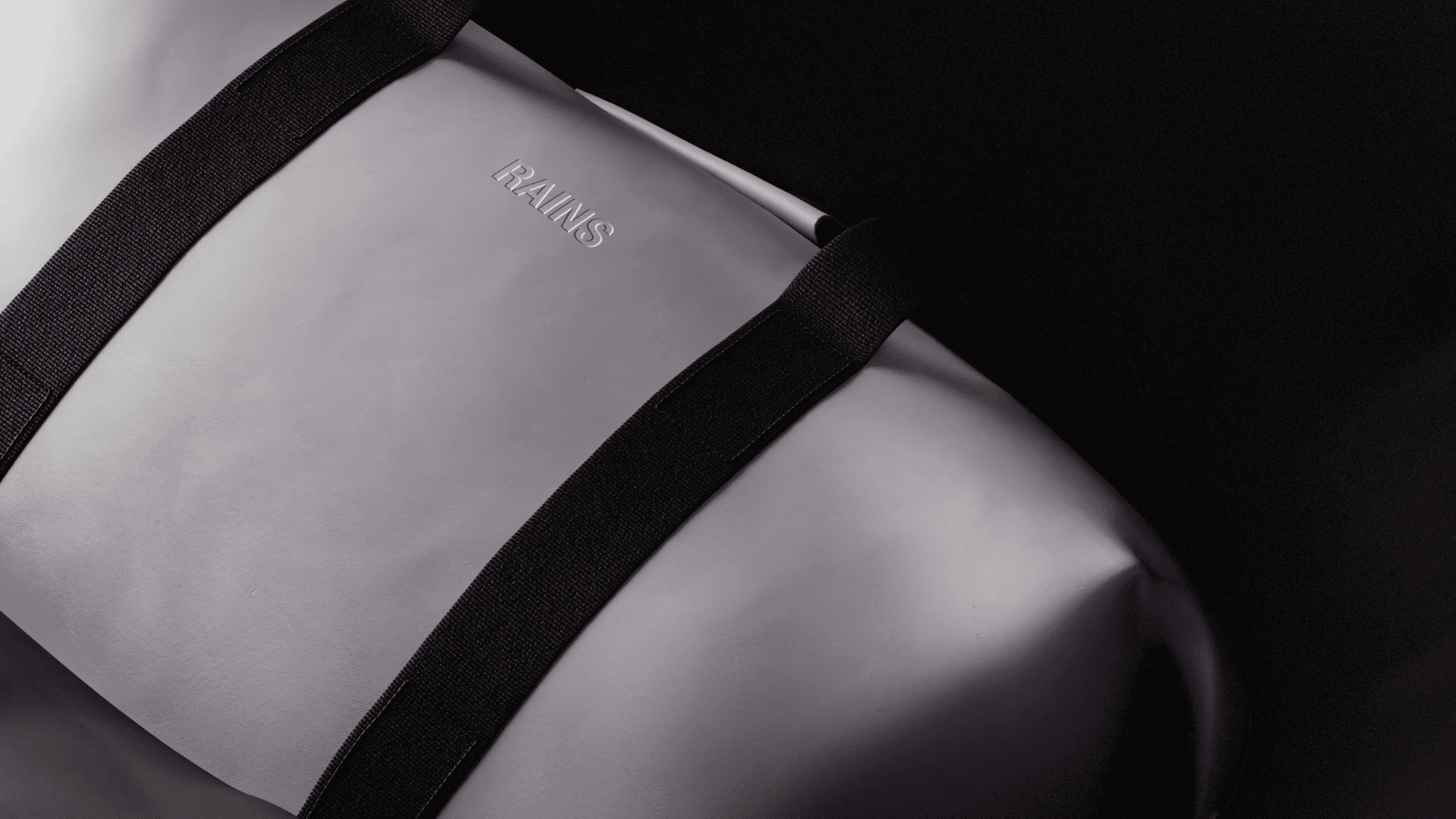 Rains_Christmas_Bags_1_Out_16х9.00_00_04_27.Still002